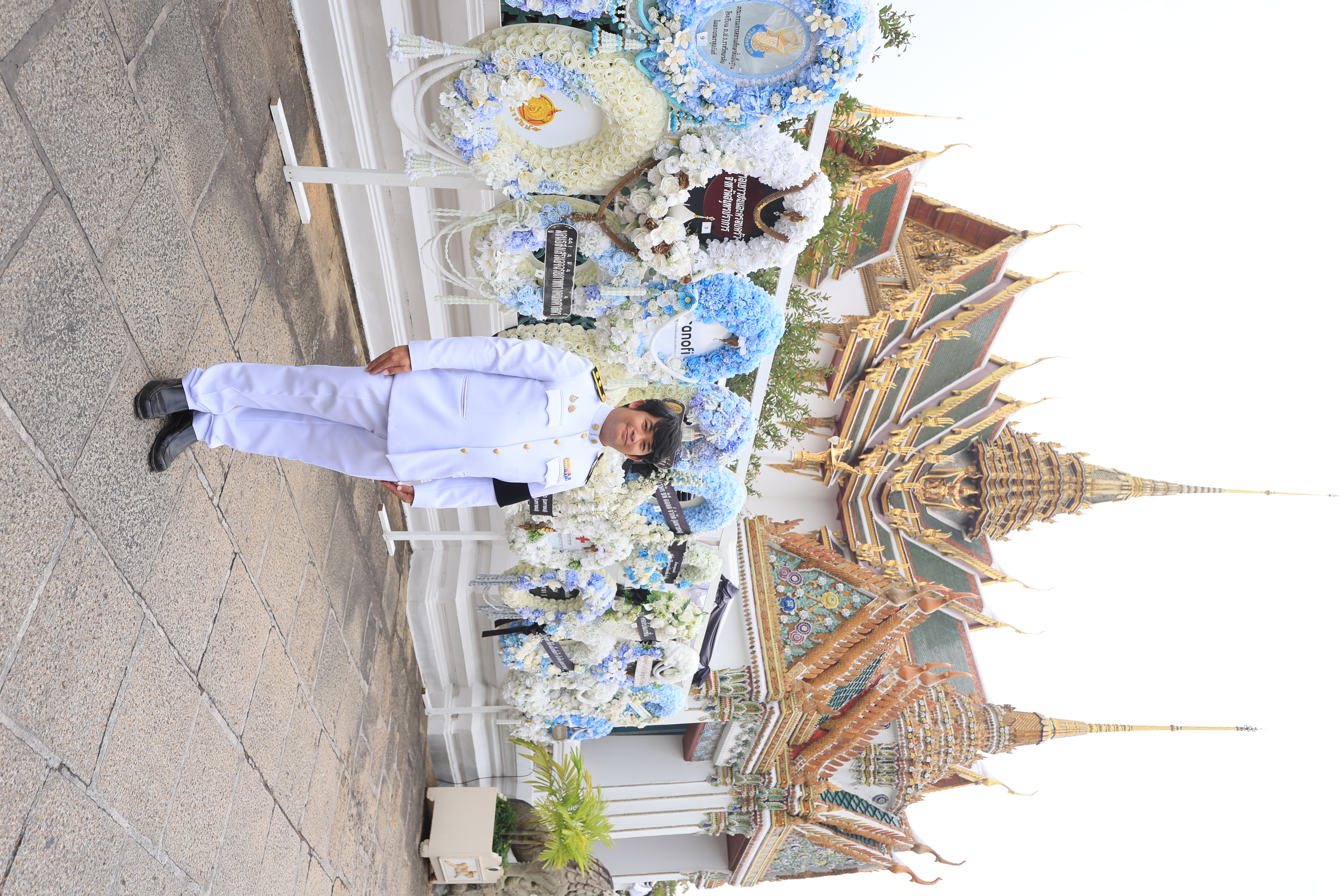 title - คณะผู้บริหาร ส.ป.ก. ร่วมผลัดเวรเฝ้าฯ พระพิธีธรรมสวดพระอภิธรรมพระบรมศพ สมเด็จพระนางเจ้าสิริกิติ์ พระบรมราชินีนาถ พระบรมราชชนนีพันปีหลวง